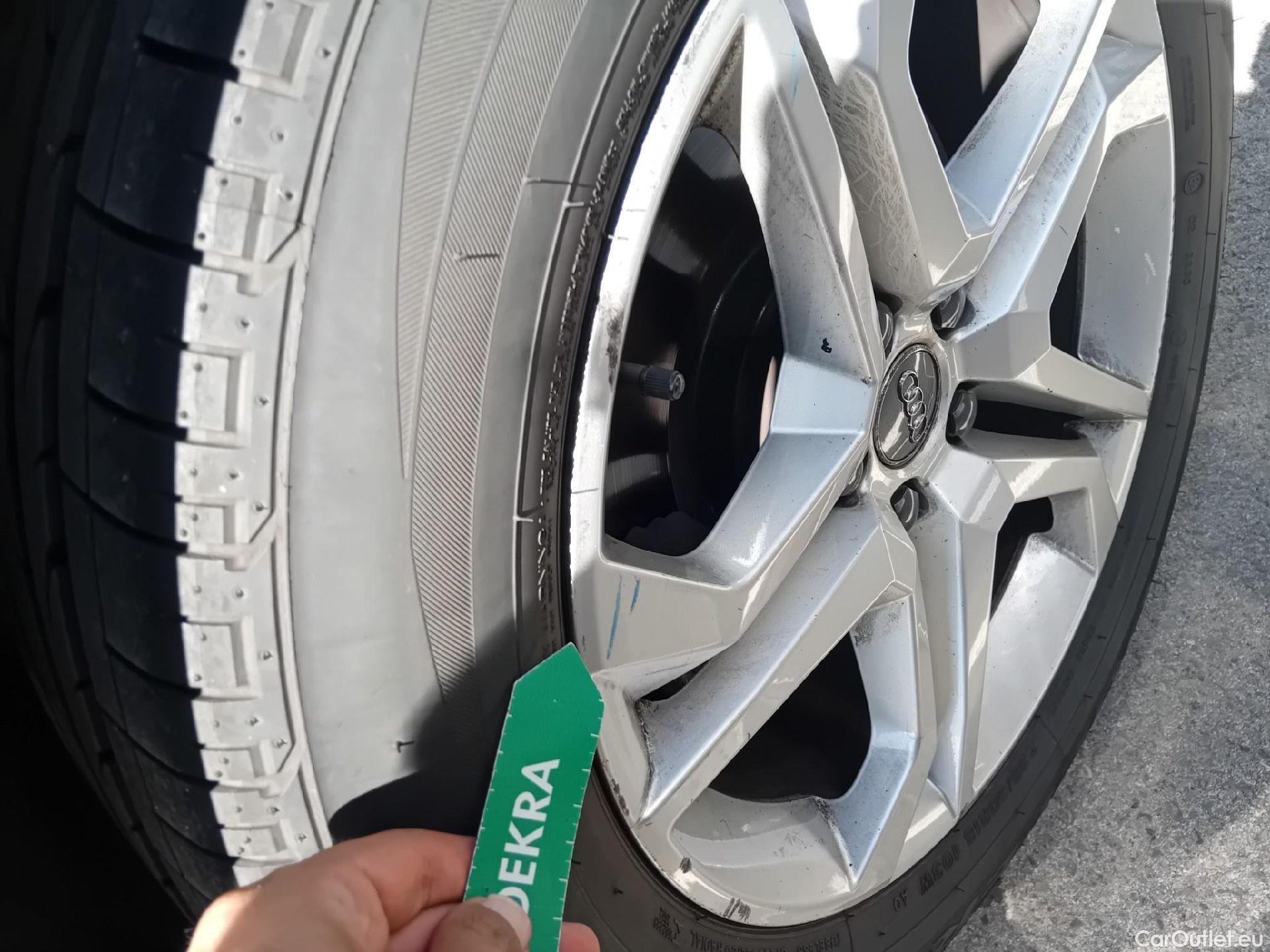  Audi  Q5 AUDI  / 2016 / 5P / todoterreno Design 40 TDI 140kW quattro S tronic #12