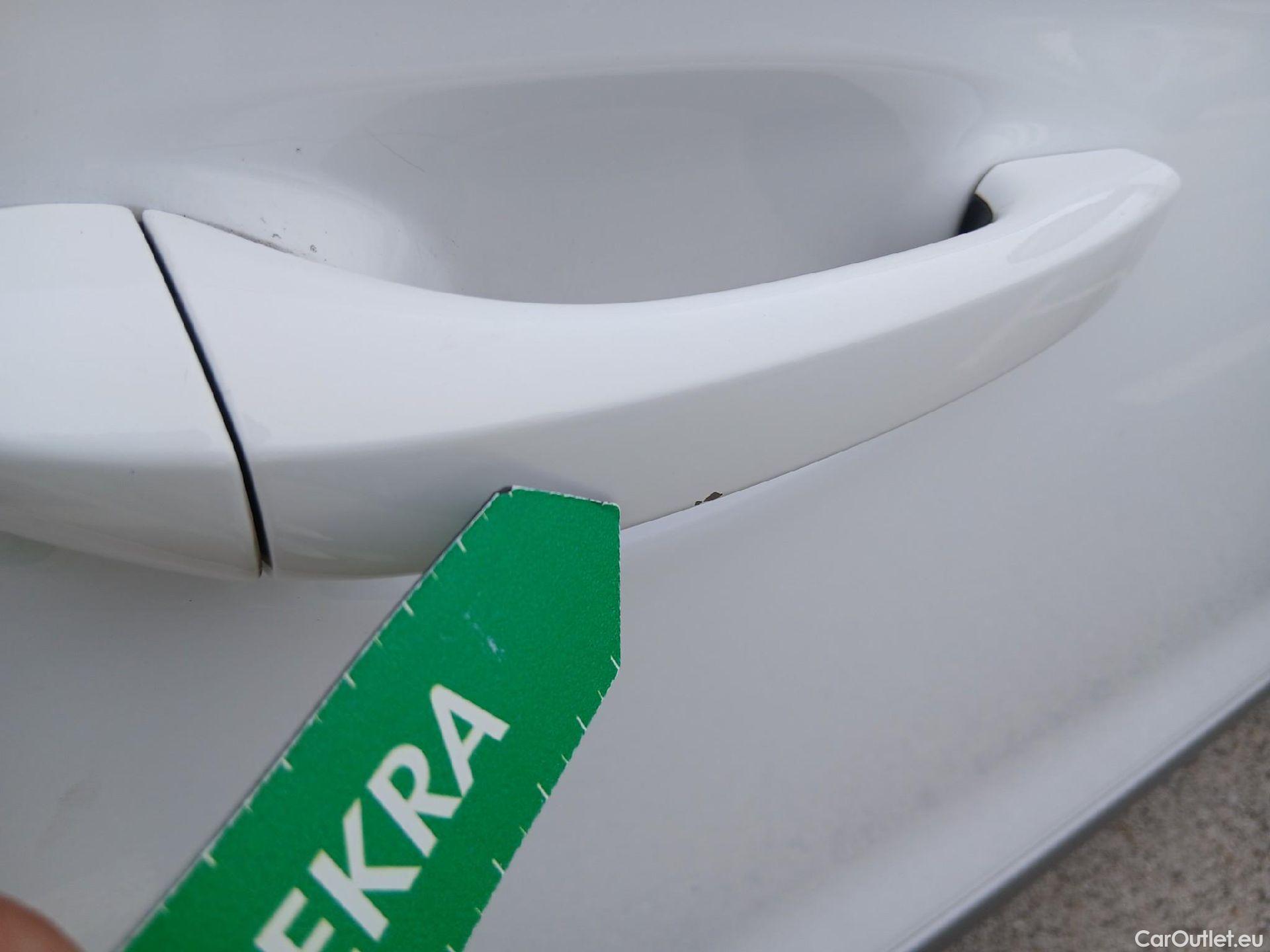  Hyundai   Ioniq HYUNDAI / 2019 / 5P / berlina con portón 1.6 GDI PHEV Klass DCT #35