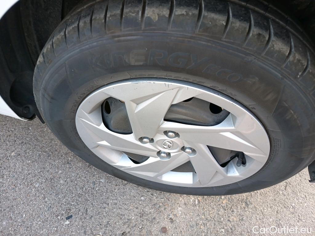  Hyundai  i20 HYUNDAI  / 2020 / 5P / berlina con portón 1.0 TGDI 74kW (100CV) 48V Essence #25