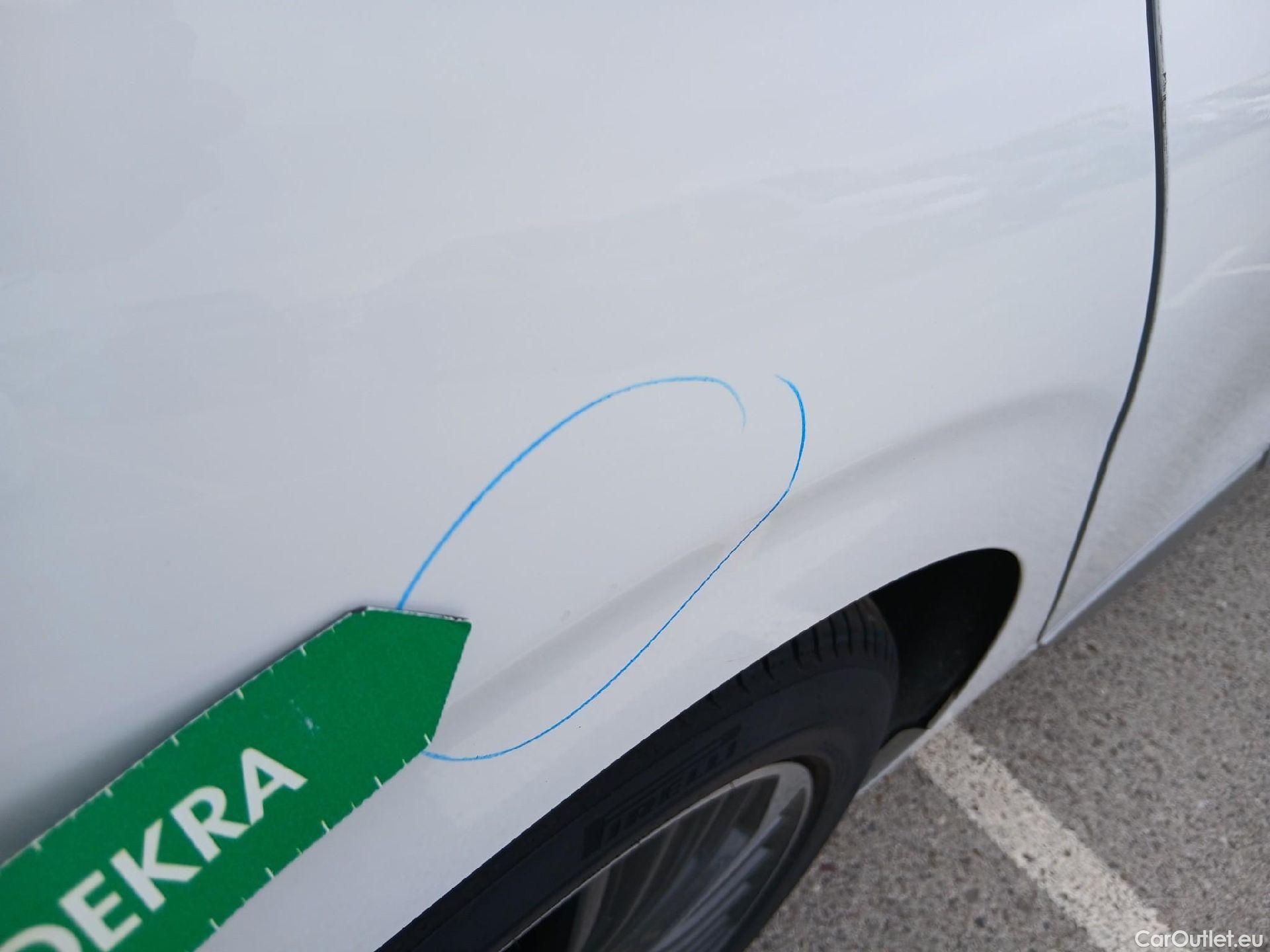  Hyundai   Ioniq HYUNDAI / 2019 / 5P / berlina con portón 1.6 GDI PHEV Klass DCT #28