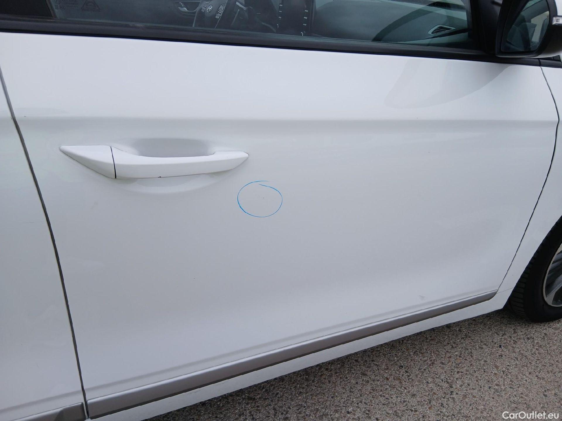  Hyundai   Ioniq HYUNDAI / 2019 / 5P / berlina con portón 1.6 GDI PHEV Klass DCT #36