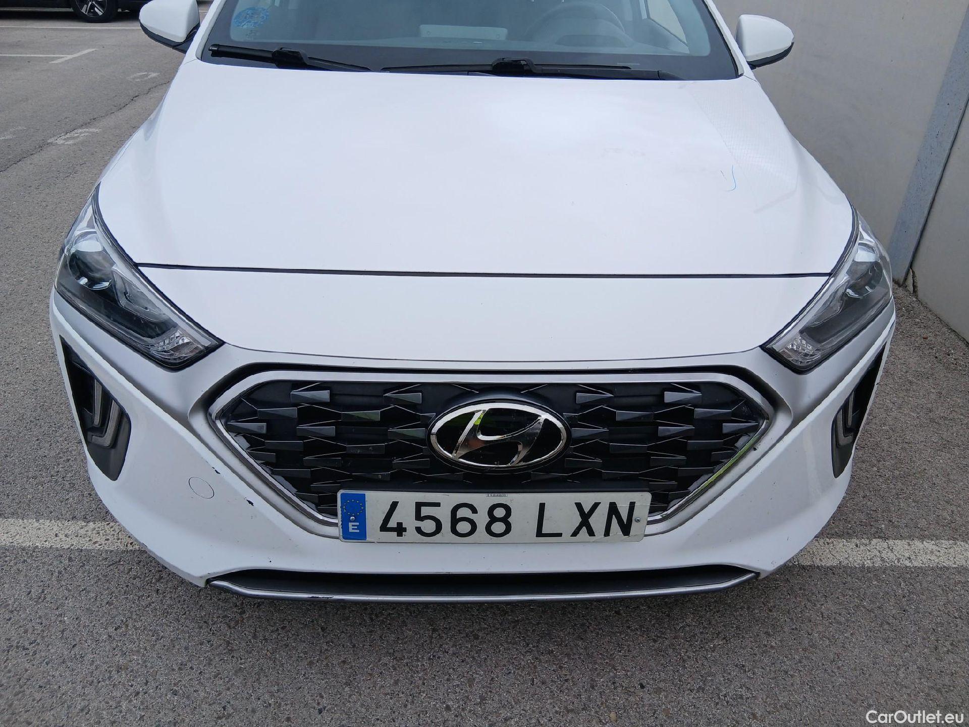  Hyundai   Ioniq HYUNDAI / 2019 / 5P / berlina con portón 1.6 GDI PHEV Klass DCT #5