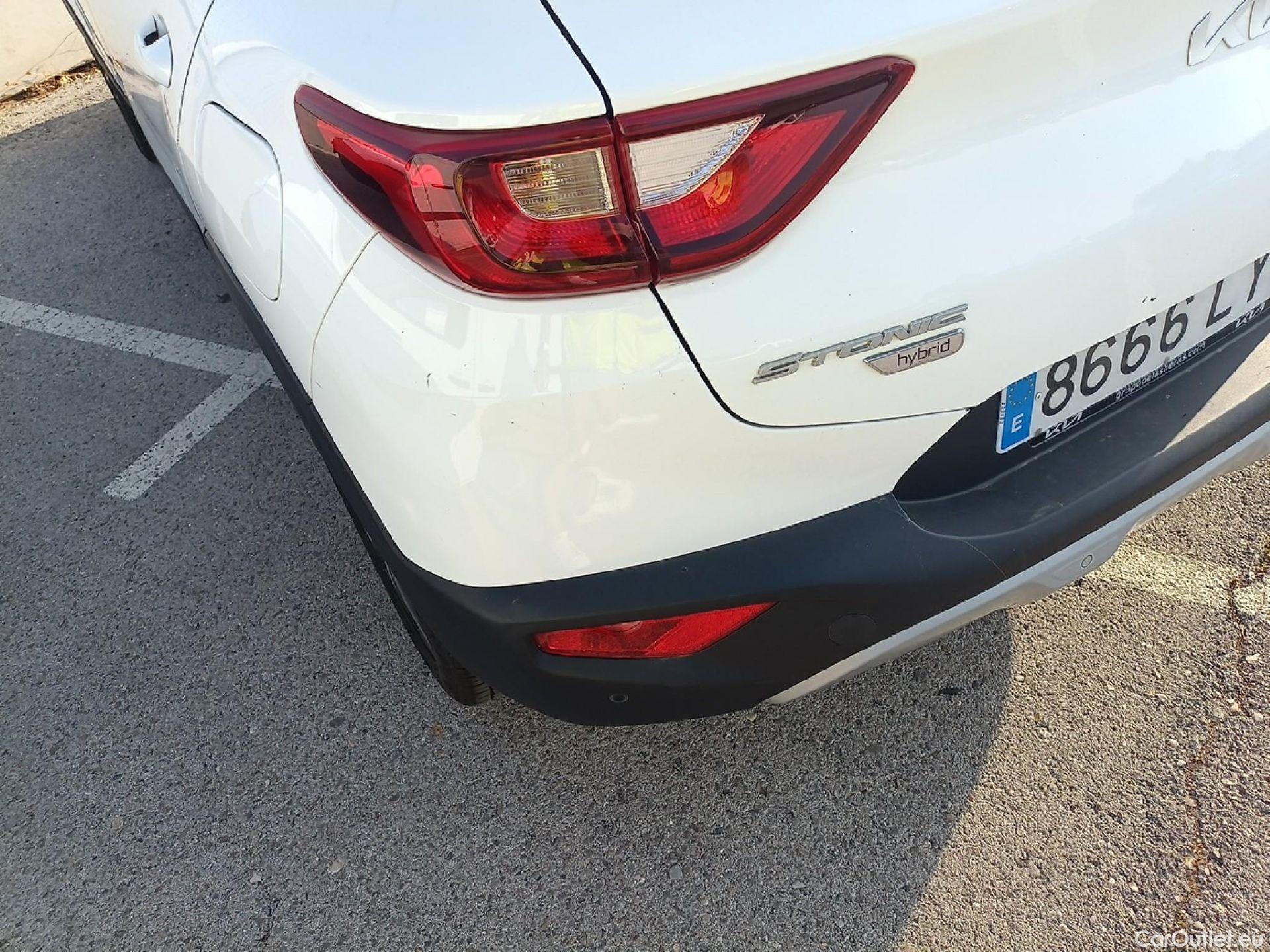  KIA  STONIC KIA  / 2017 / 5P / todoterreno 1.0 T-GDi 74kW (100CV) MHEV iMT Drive #11
