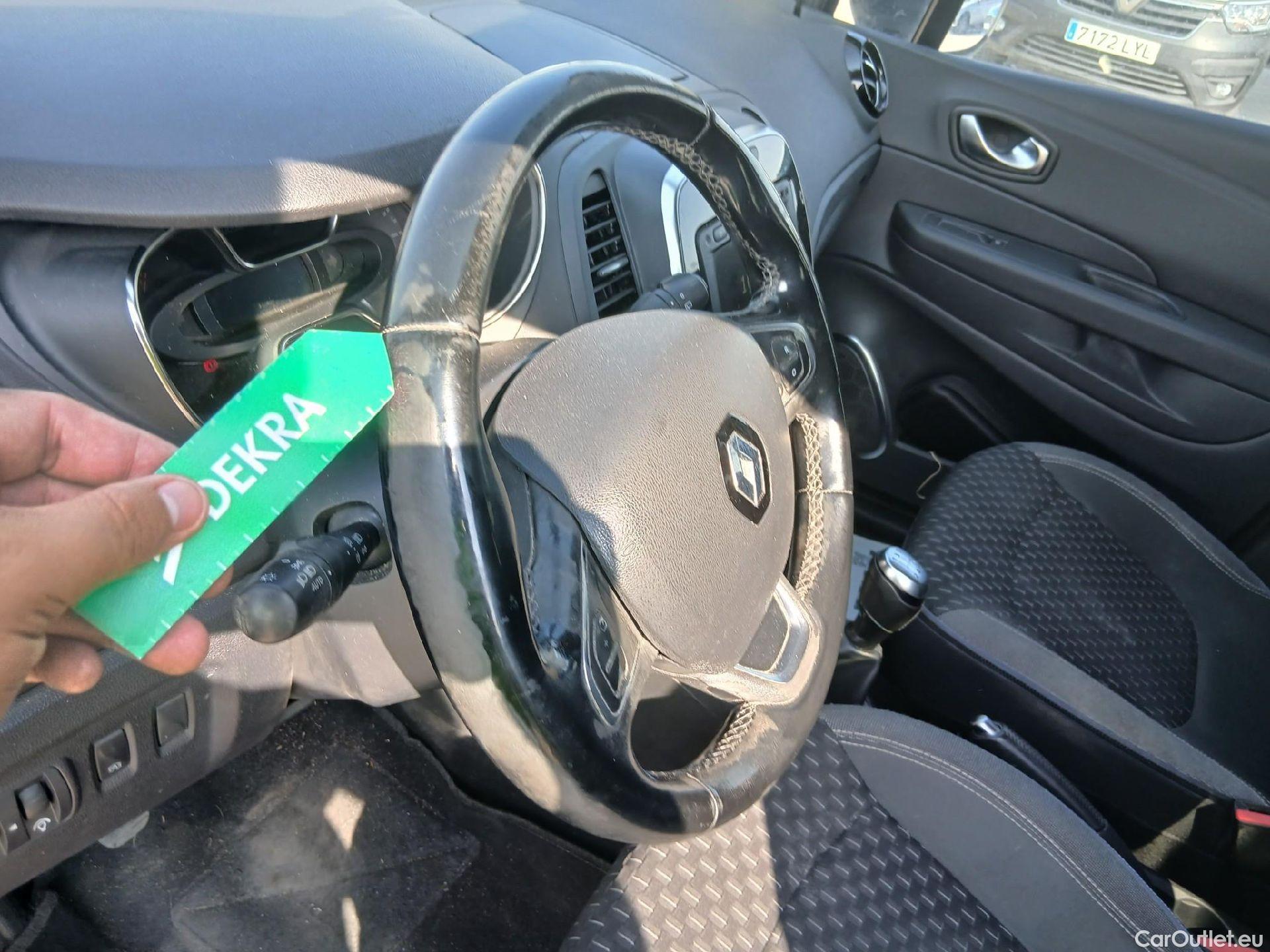  Renault  Captur RENAULT  / 2017 / 5P / crossover Zen dCi 66kW (90CV) #4