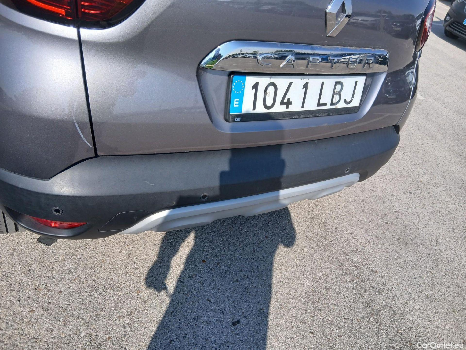  Renault  Captur RENAULT  / 2017 / 5P / crossover Zen dCi 66kW (90CV) #24