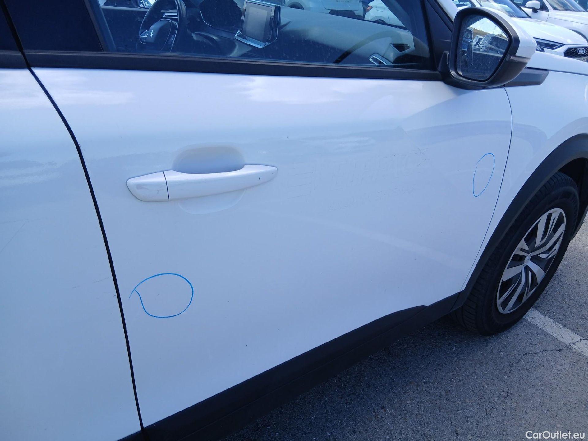  Peugeot  2008 PEUGEOT  / 2019 / 5P / todoterreno Active BlueHDI 81kW (110CV) #37