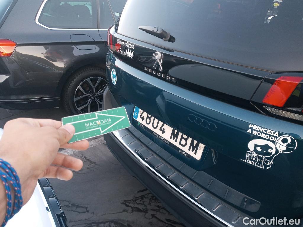  Peugeot  5008  Allure Pack 1.5 HDi 130CV AT8 7 Plazas E6d #13