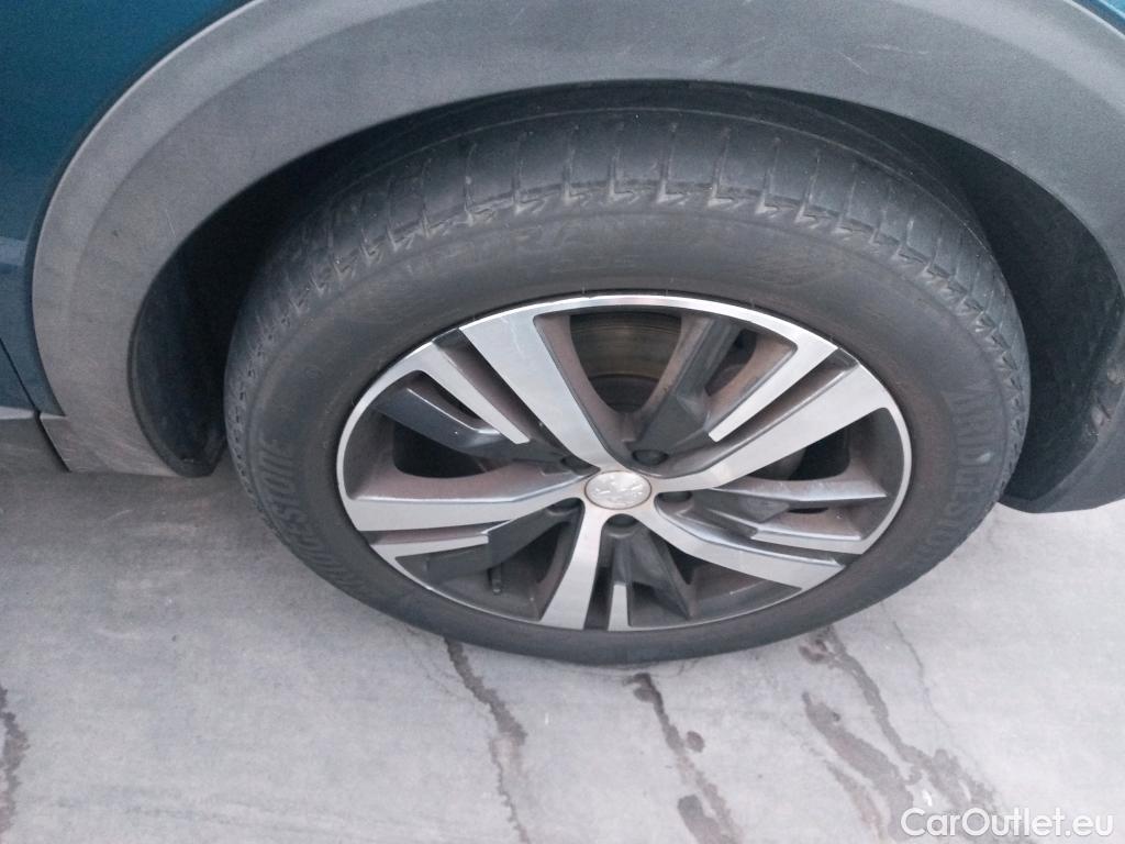  Peugeot  5008  Allure Pack 1.5 HDi 130CV AT8 7 Plazas E6d #5