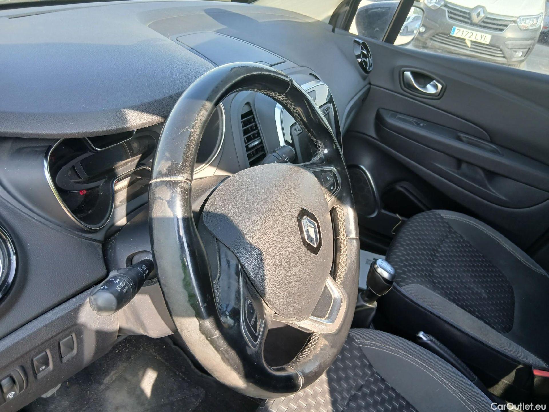  Renault  Captur RENAULT  / 2017 / 5P / crossover Zen dCi 66kW (90CV) #3
