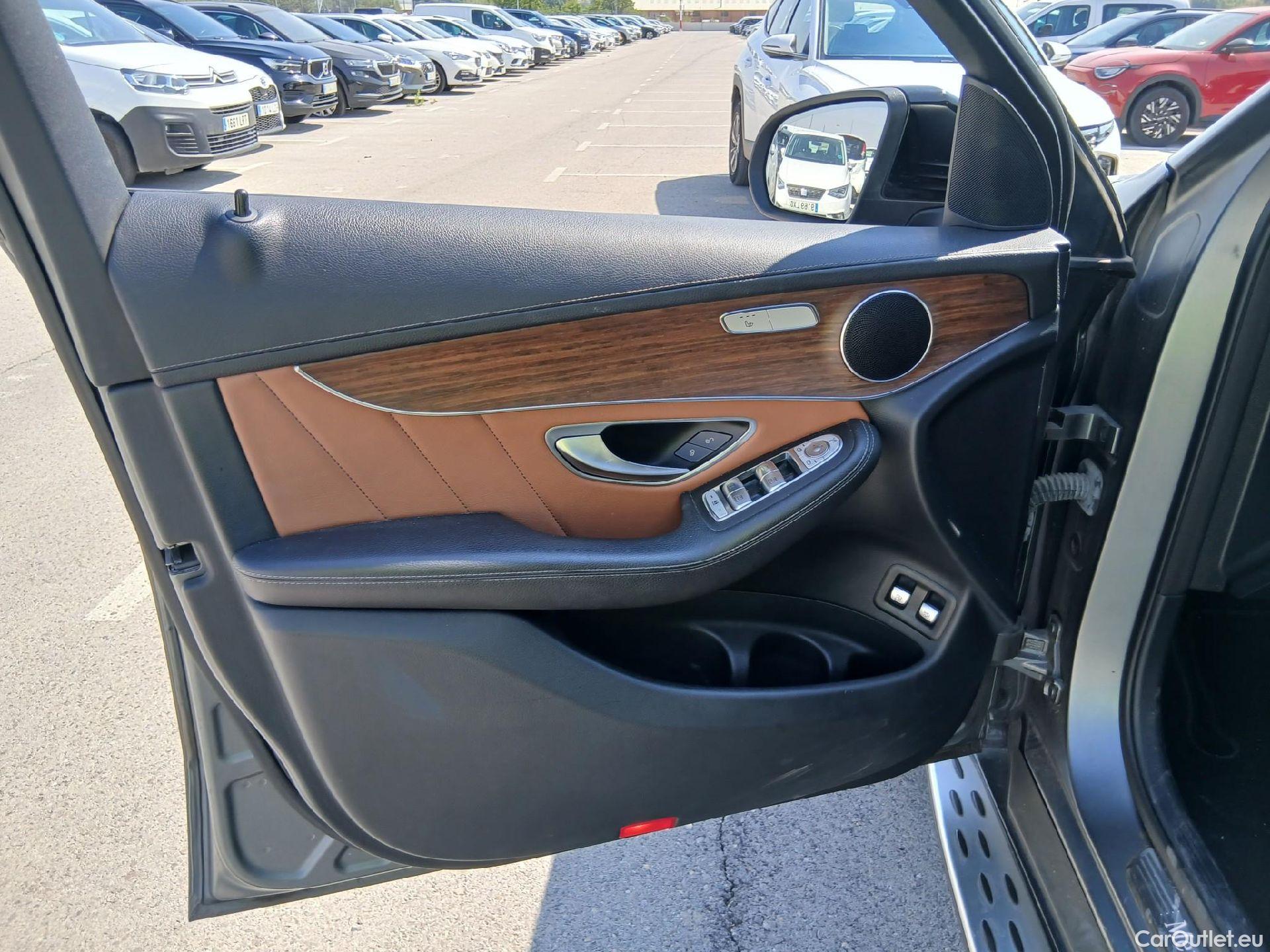  Mercedes  G-Klasee MERCEDES-BENZ GLC Coupé / 2019 / 5P / coupé GLC 300 e 4MATIC #24
