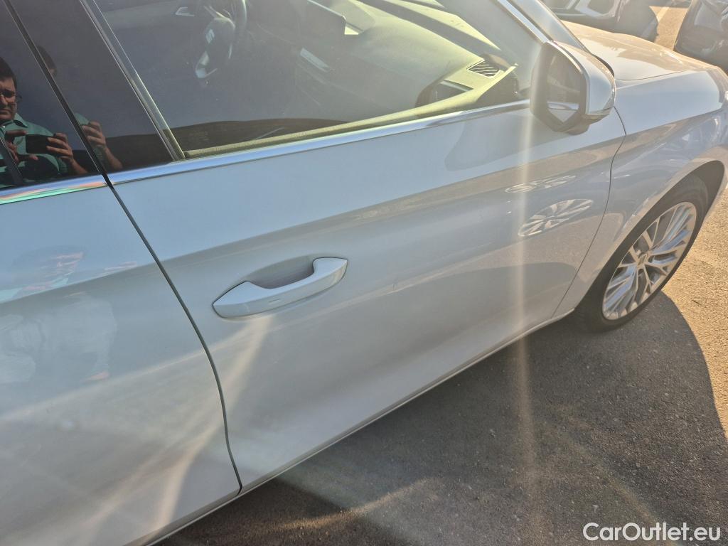  Seat  Leon SEAT Nuevo León / 2020 / 5P / familiar SP 1.5 eTSI 110kW DSG S&S Xcellence Go L #14