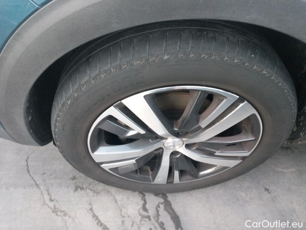  Peugeot  5008  Allure Pack 1.5 HDi 130CV AT8 7 Plazas E6d #3