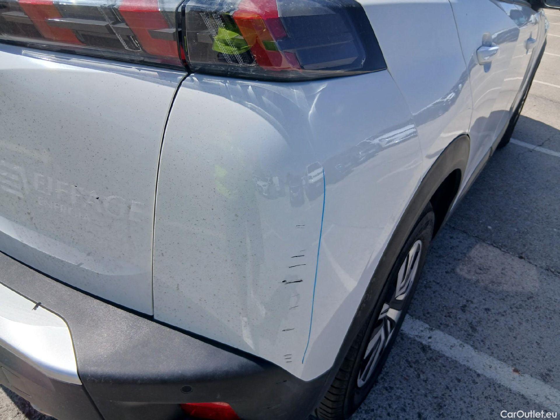  Peugeot  2008 PEUGEOT  / 2019 / 5P / todoterreno Active BlueHDI 81kW (110CV) #25