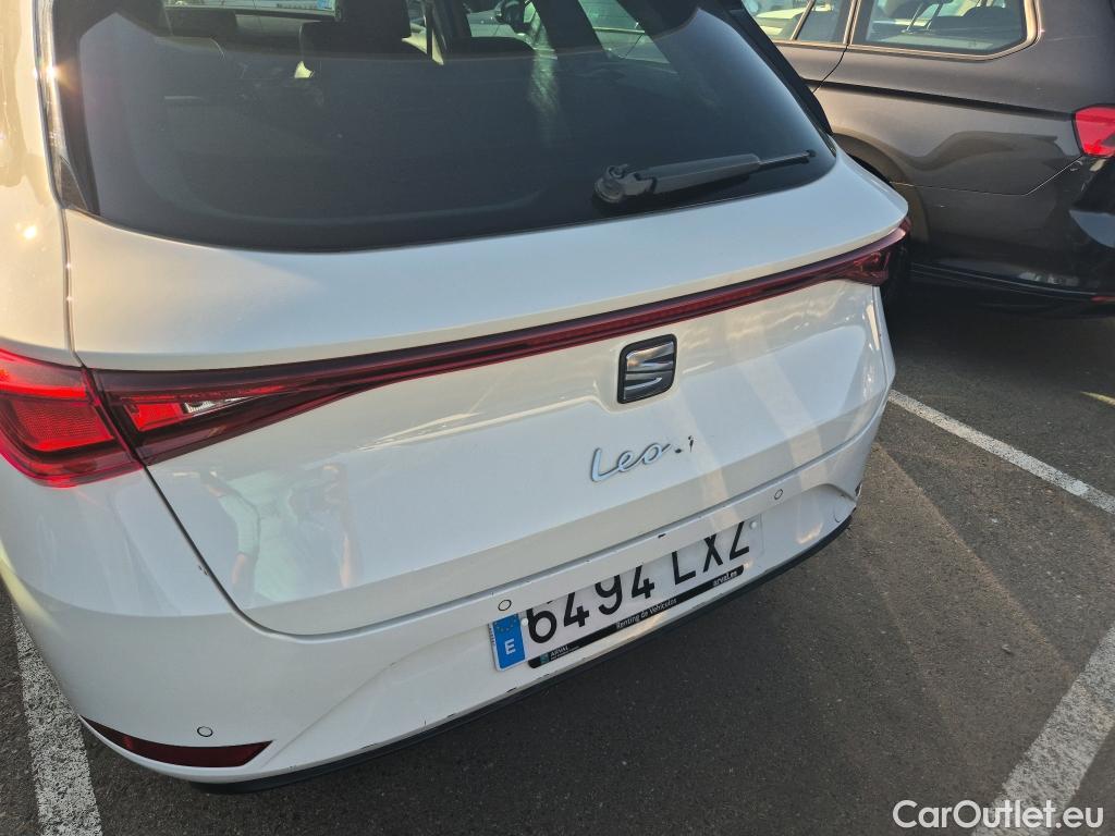  Seat  Leon SEAT Nuevo León / 2020 / 5P / familiar SP 1.5 eTSI 110kW DSG S&S Xcellence Go L #12