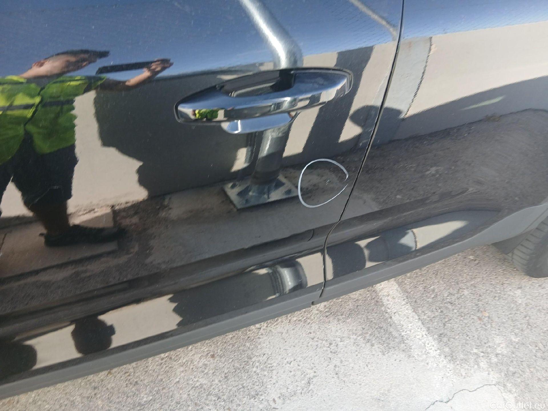  Volvo  XC 40 VOLVO XC40 / 2017 / 5P / todoterreno 1.5 T2 Momentum Core Auto #30