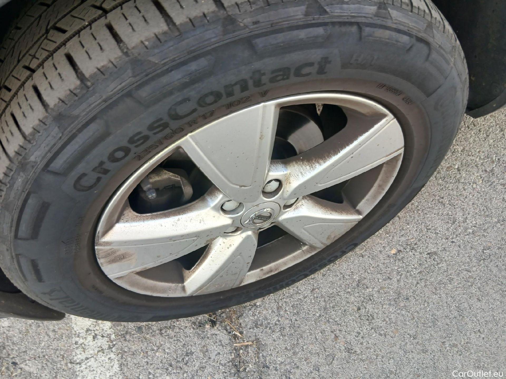  Volvo  XC 40 VOLVO XC40 / 2017 / 5P / todoterreno 1.5 T2 Momentum Core Auto #26