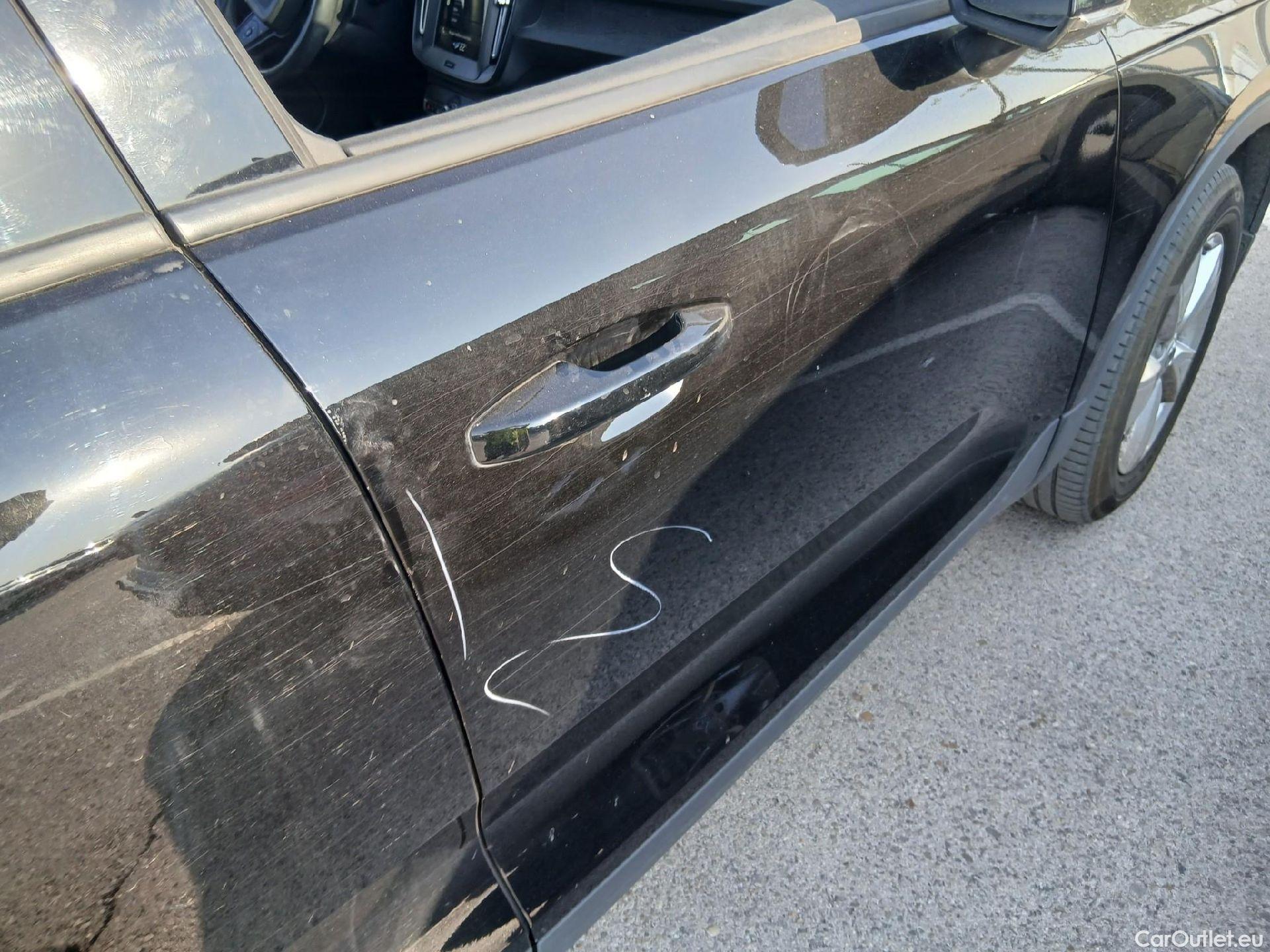  Volvo  XC 40 VOLVO XC40 / 2017 / 5P / todoterreno 1.5 T2 Momentum Core Auto #22