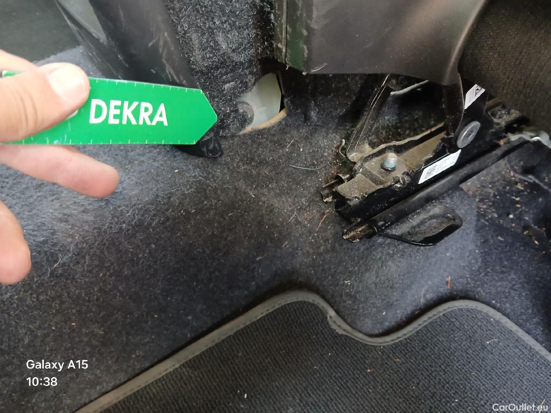  Volvo  XC 40 VOLVO XC40 / 2017 / 5P / todoterreno 1.5 T2 Momentum Core Auto #18