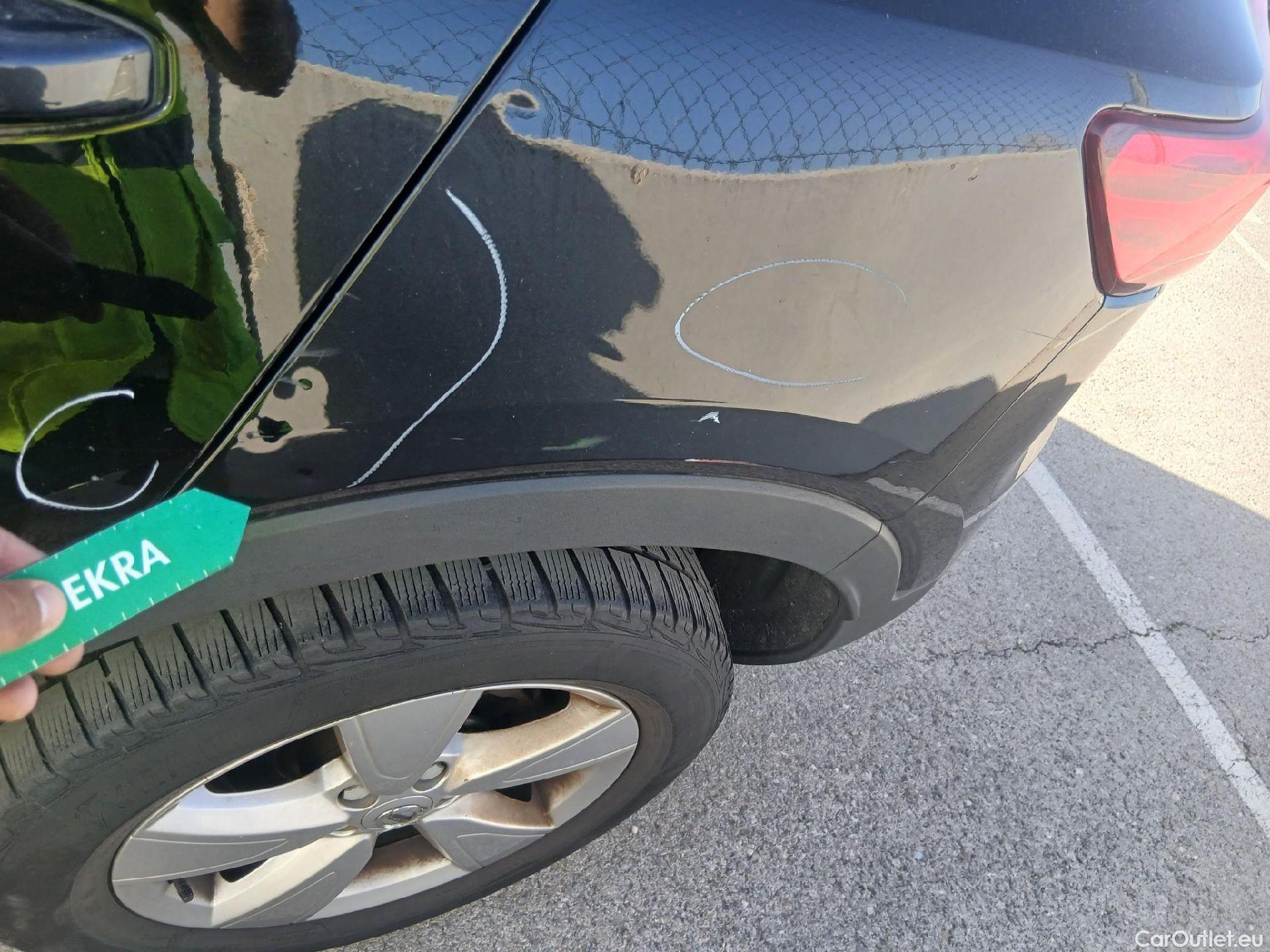 Volvo  XC 40 VOLVO XC40 / 2017 / 5P / todoterreno 1.5 T2 Momentum Core Auto #35