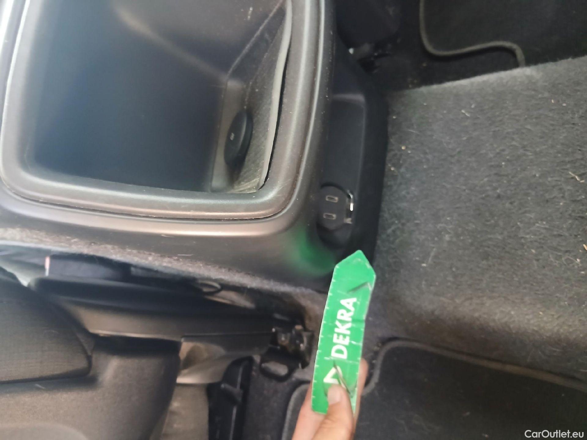  Volvo  XC 40 VOLVO XC40 / 2017 / 5P / todoterreno 1.5 T2 Momentum Core Auto #10