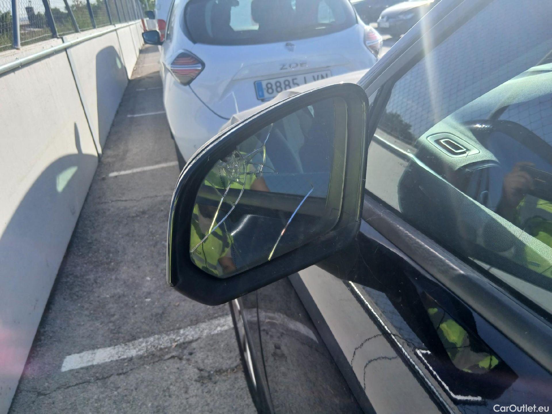  Volvo  XC 40 VOLVO XC40 / 2017 / 5P / todoterreno 1.5 T2 Momentum Core Auto #62