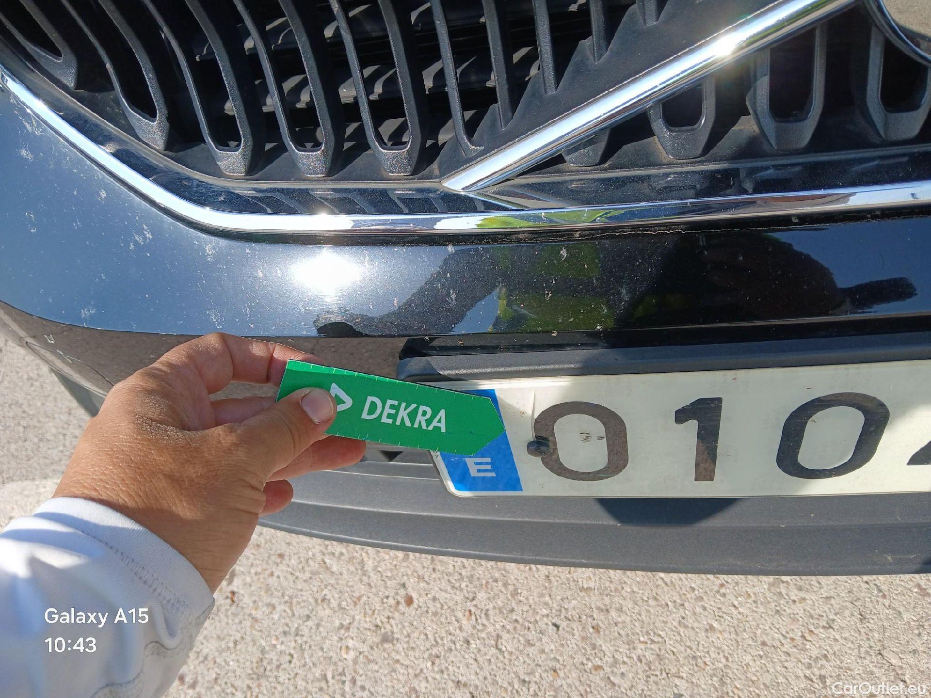  Volvo  XC 40 VOLVO XC40 / 2017 / 5P / todoterreno 1.5 T2 Momentum Core Auto #36