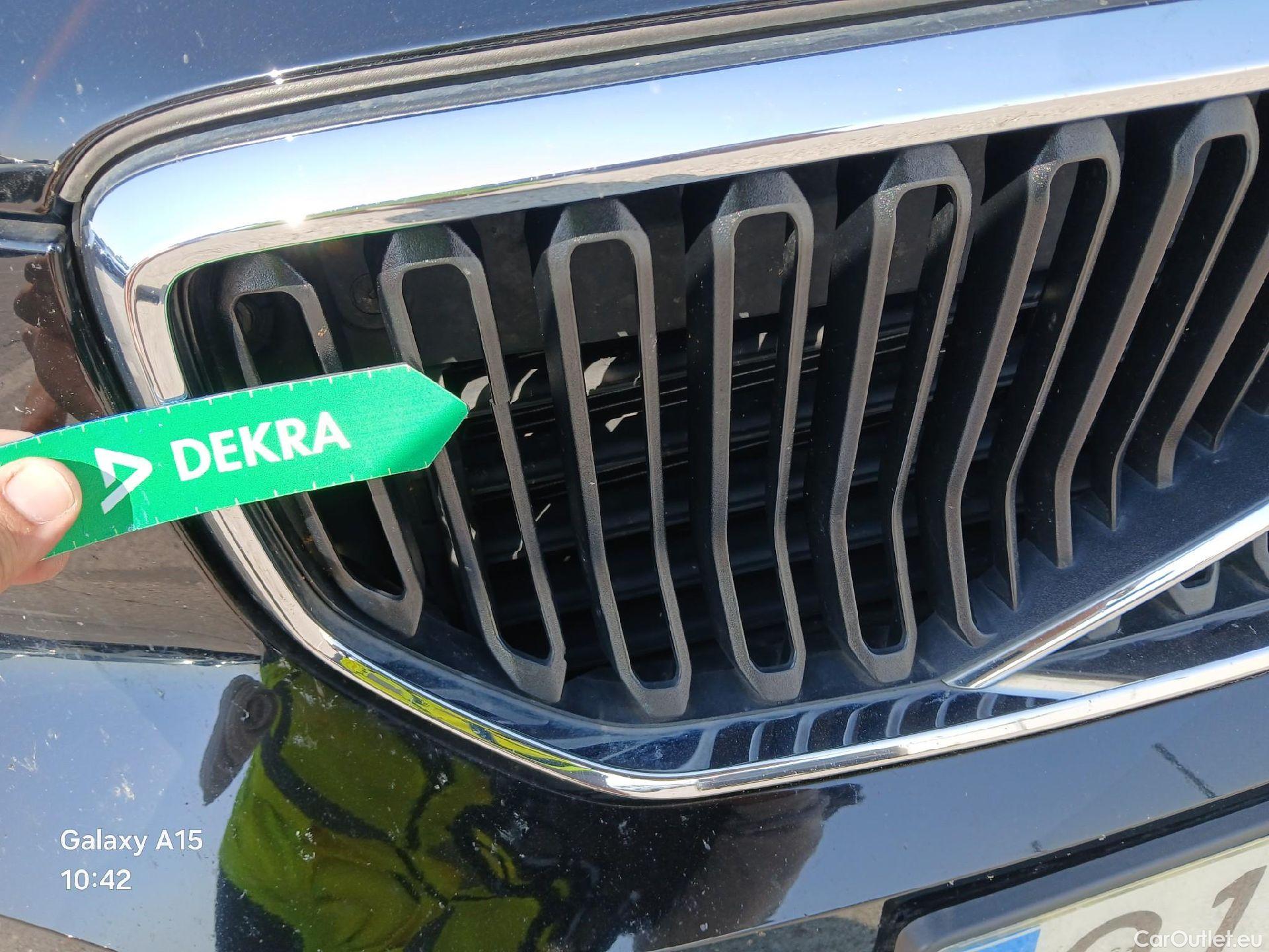  Volvo  XC 40 VOLVO XC40 / 2017 / 5P / todoterreno 1.5 T2 Momentum Core Auto #32