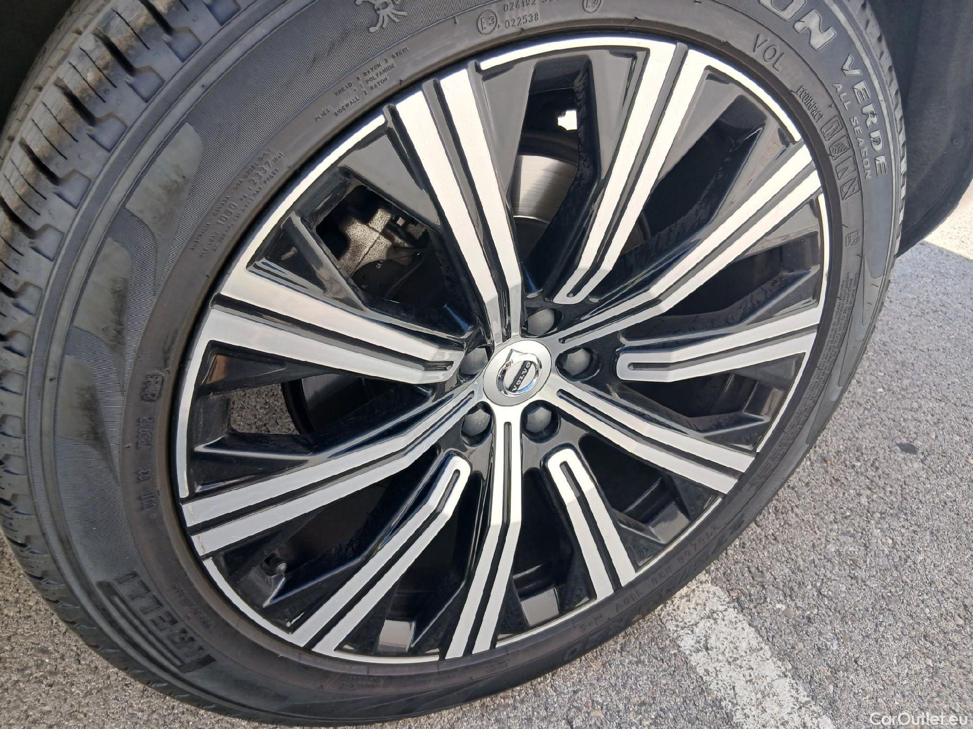  Volvo  XC90 VOLVO  / 2019 / 5P / todoterreno 2.0 B5 D AWD Plus Bright Auto #25