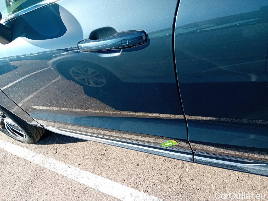 Volvo  XC60 VOLVO  / 2017 / 5P / todoterreno 2.0 B4 D Plus Bright Auto #19