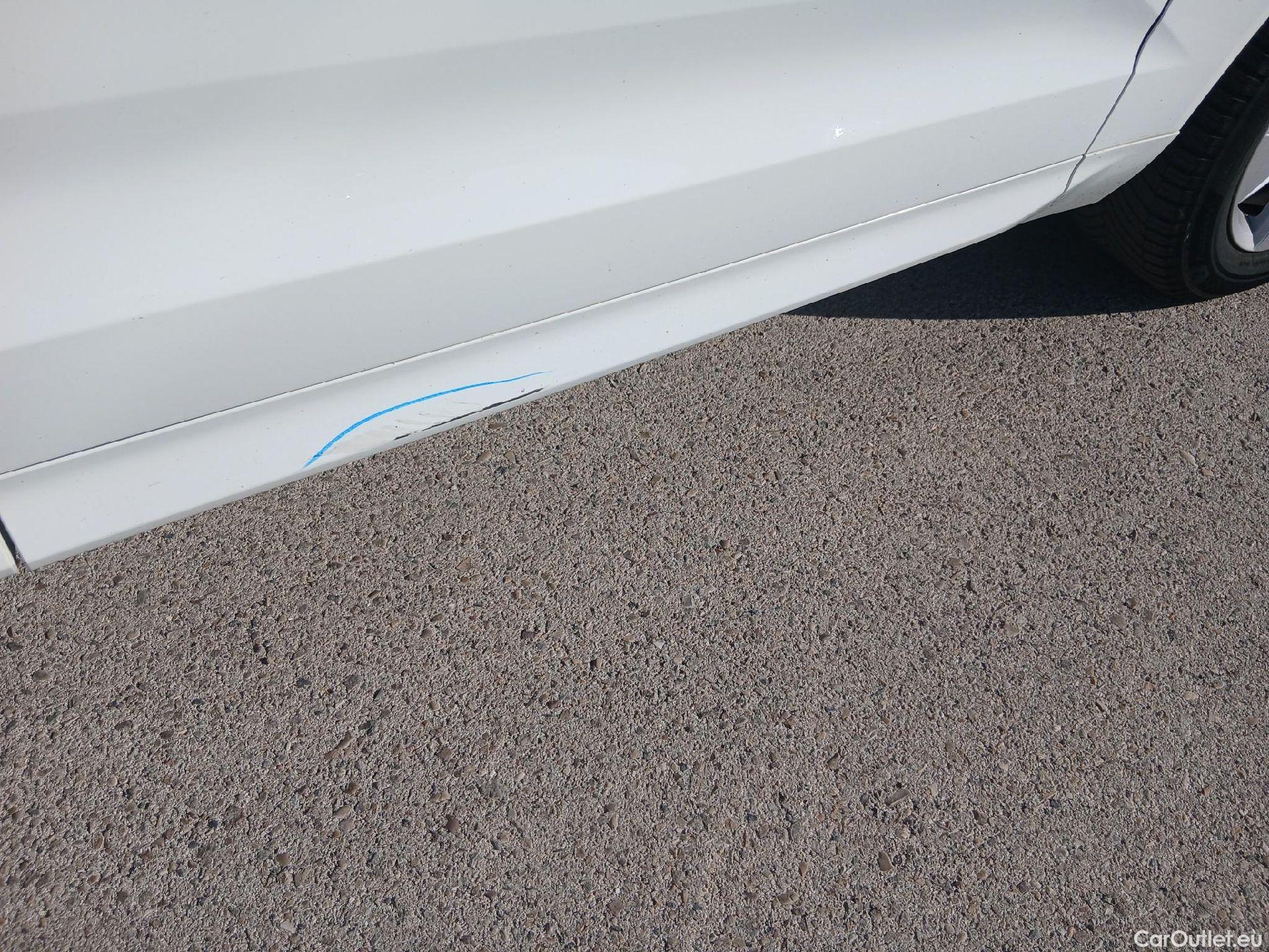  Volvo  XC60 VOLVO  / 2017 / 5P / todoterreno 2.0 B4 D Momentum Pro Auto #23
