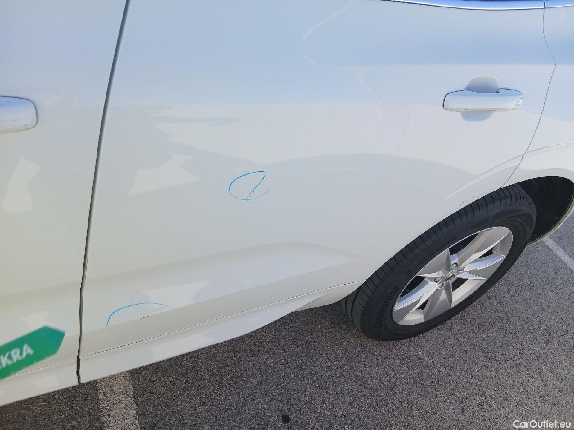  Volvo  XC60 VOLVO  / 2017 / 5P / todoterreno 2.0 B4 D Momentum Pro Auto #15