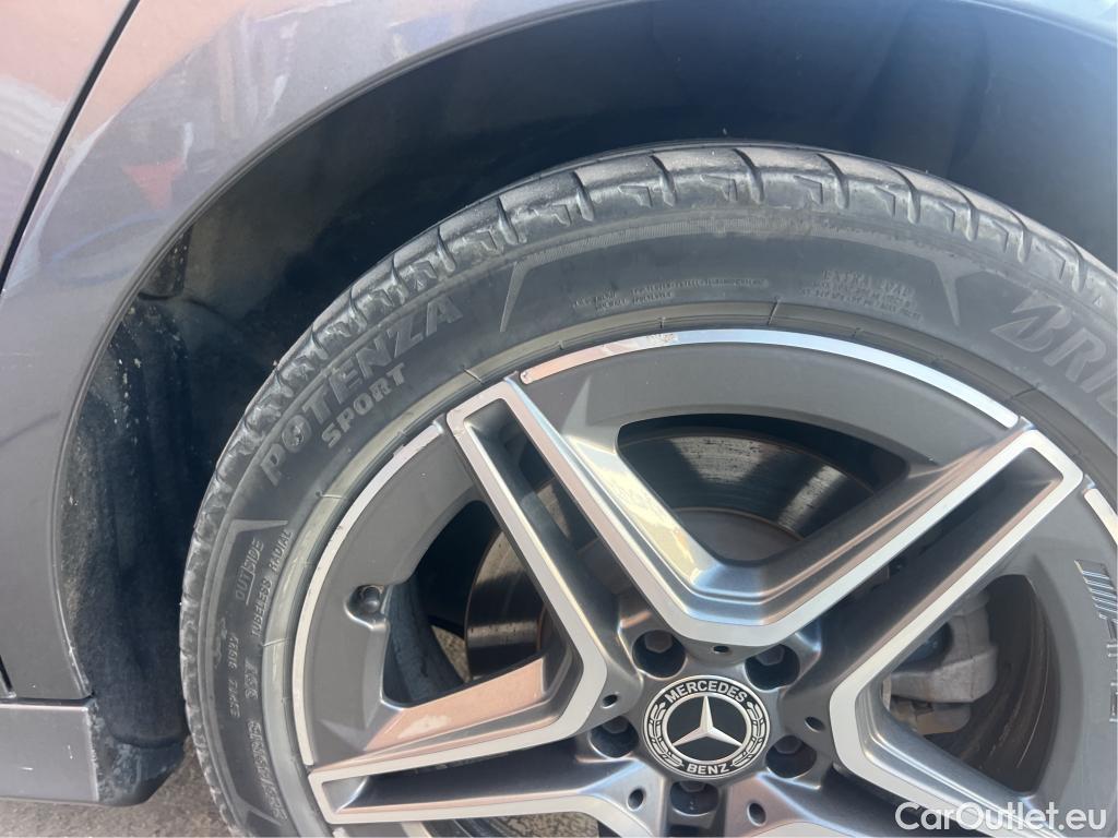  Mercedes  A-Klasse MERCEDES-BENZ Clase A / 2018 / 5P / berlina con portón A 250 e #3