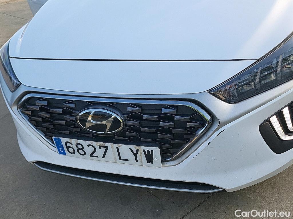  Hyundai   Ioniq HYUNDAI / 2019 / 5P / berlina con portón 1.6 GDI HEV Tecno DCT #9