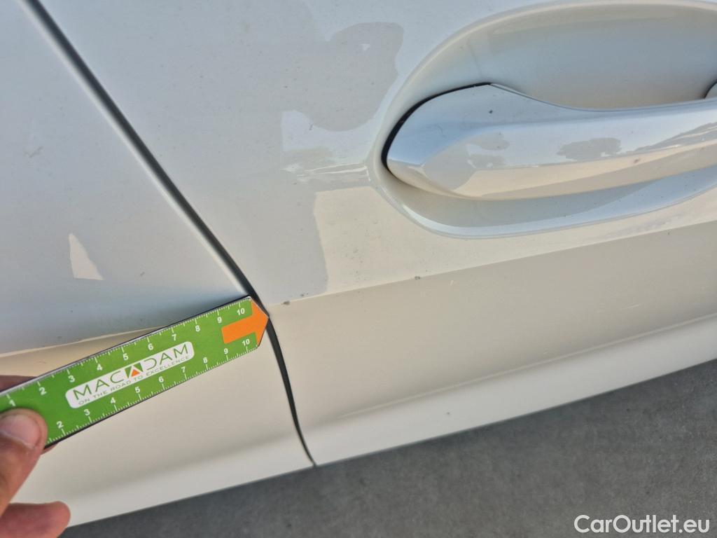  Bmw  Serie 1 BMW  / 2019 / 5P / berlina con portón 116d #16