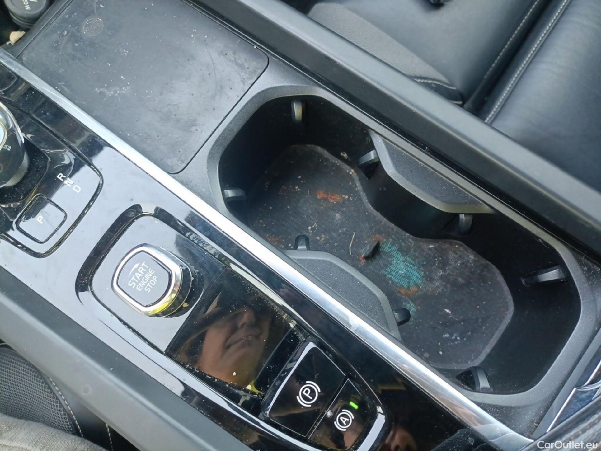  Volvo  XC60 VOLVO  / 2017 / 5P / todoterreno 2.0 B4 G Plus Dark Auto #8