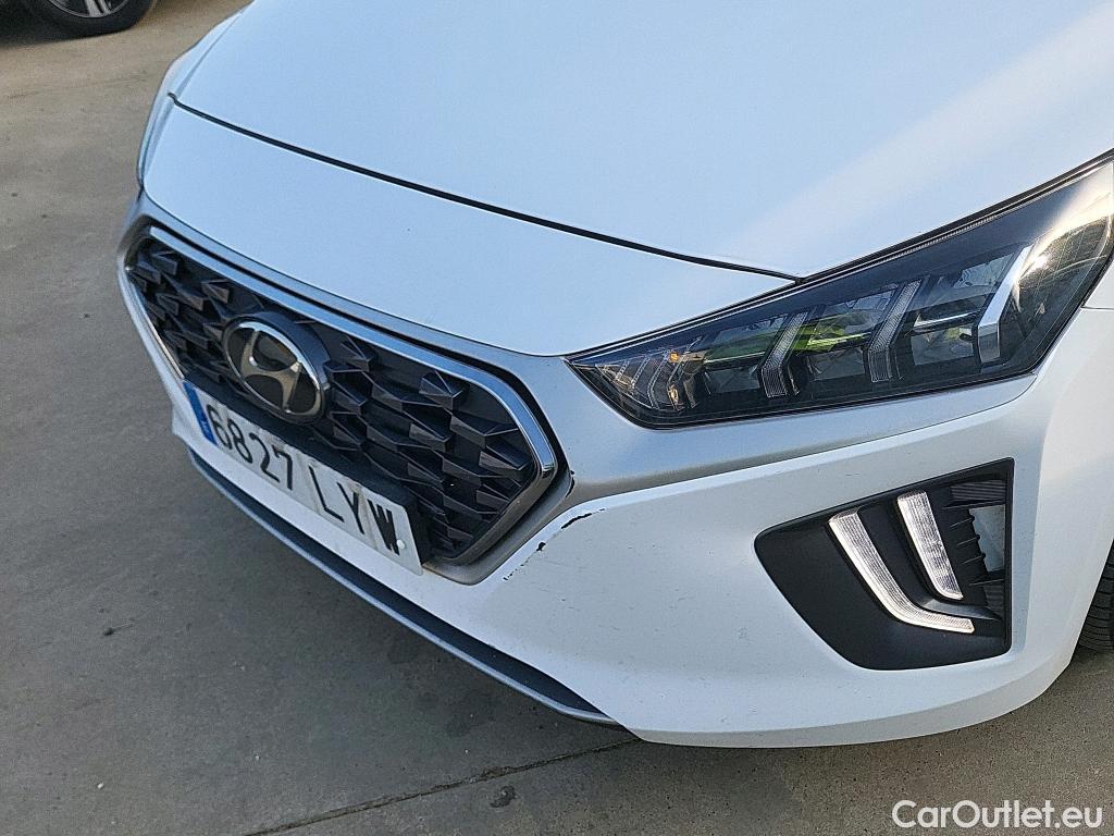  Hyundai   Ioniq HYUNDAI / 2019 / 5P / berlina con portón 1.6 GDI HEV Tecno DCT #32