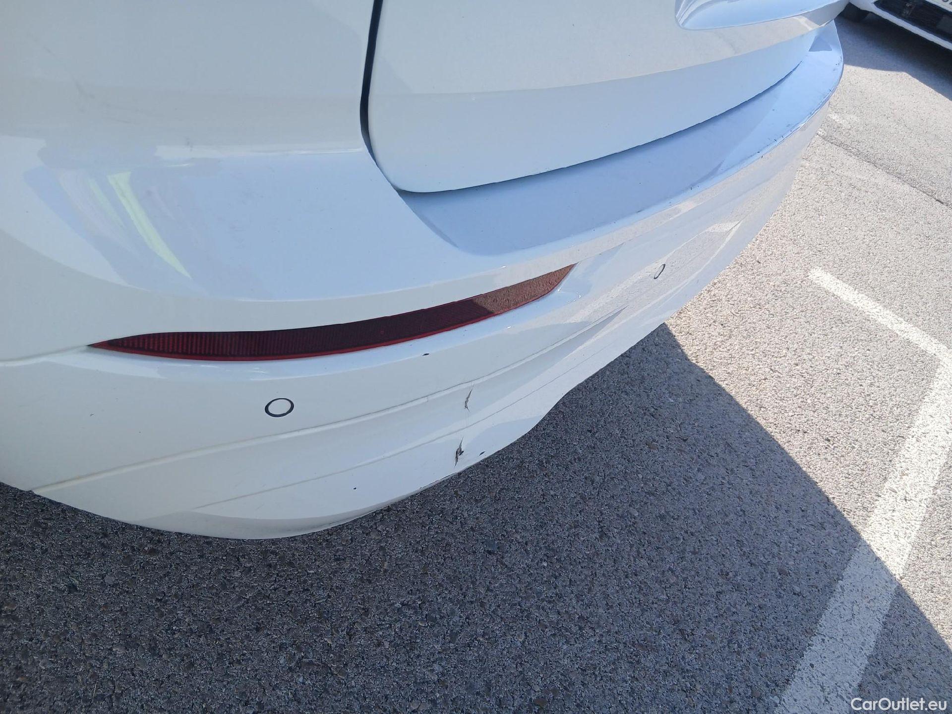  Volvo  XC60 VOLVO  / 2017 / 5P / todoterreno 2.0 B4 D Momentum Pro Auto #19