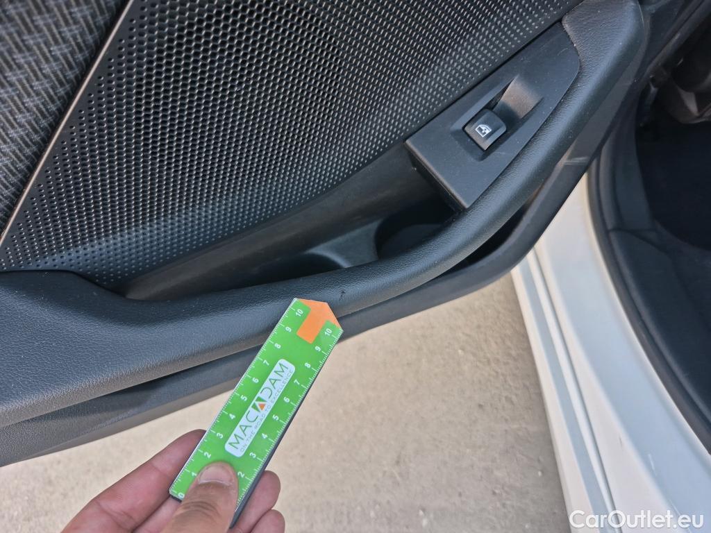  Bmw  Serie 1 BMW  / 2019 / 5P / berlina con portón 116d #4