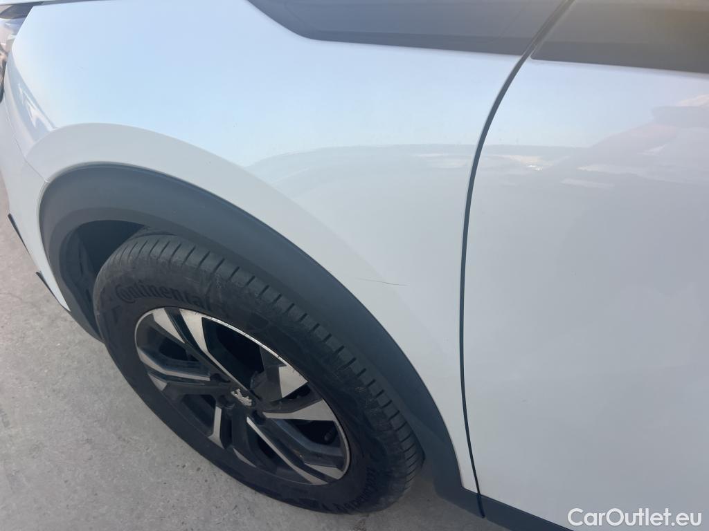  Peugeot  2008  Allure Pack 1.2 PureTech 130CV AT8 E6d #19