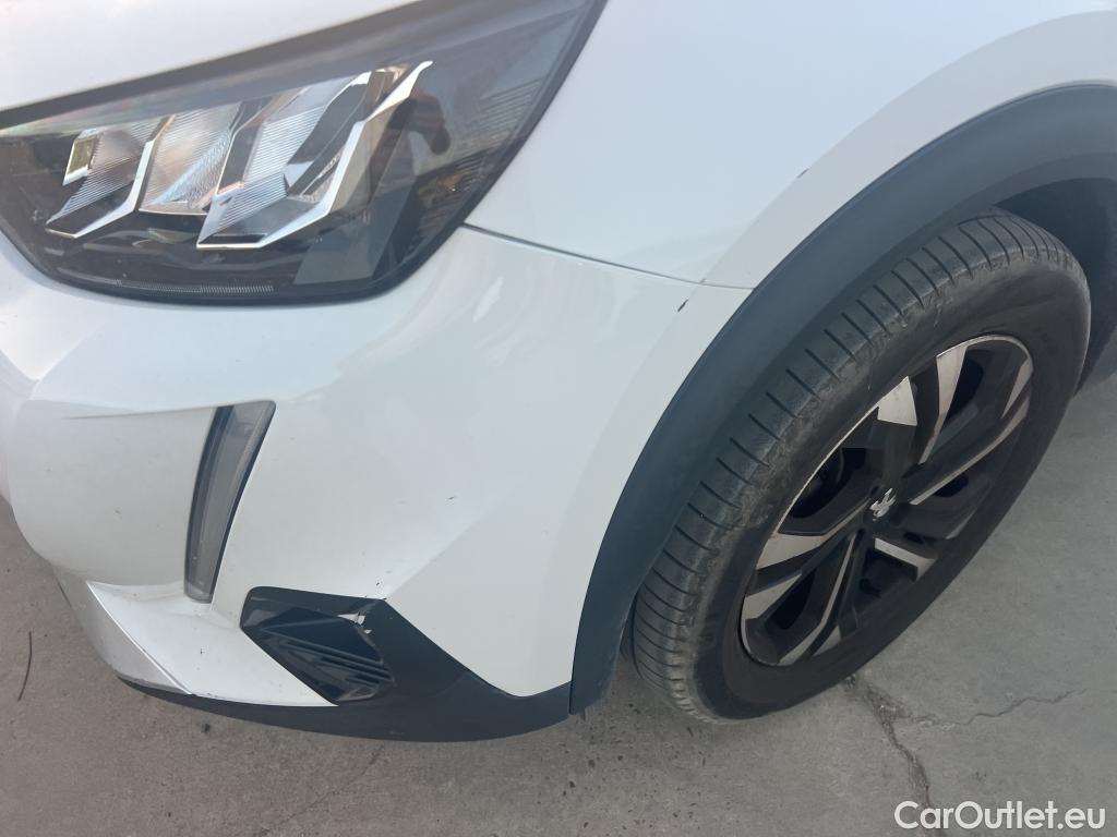  Peugeot  2008 PEUGEOT  / 2019 / 5P / todoterreno Allure Pack Puretech 130 S&S EAT8 (AC) #24