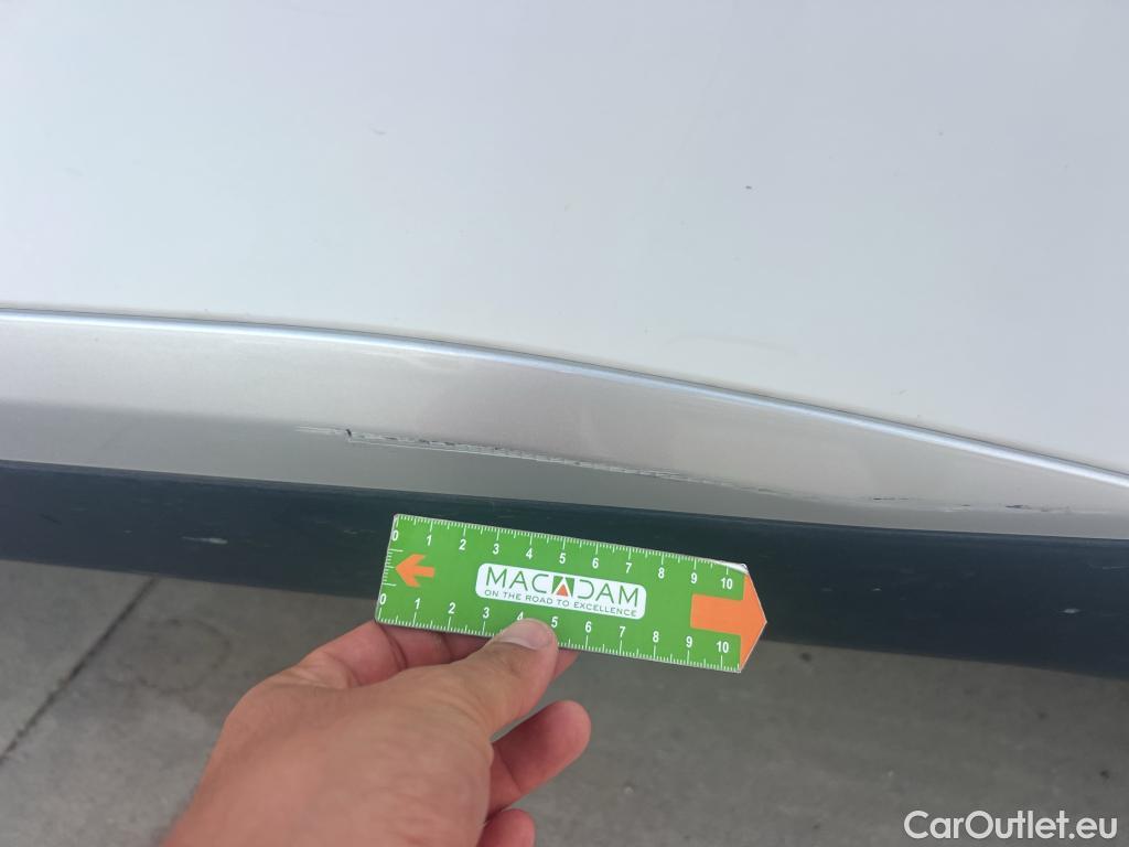  Peugeot  2008 PEUGEOT  / 2019 / 5P / todoterreno Allure Pack Puretech 130 S&S EAT8 (AC) #19