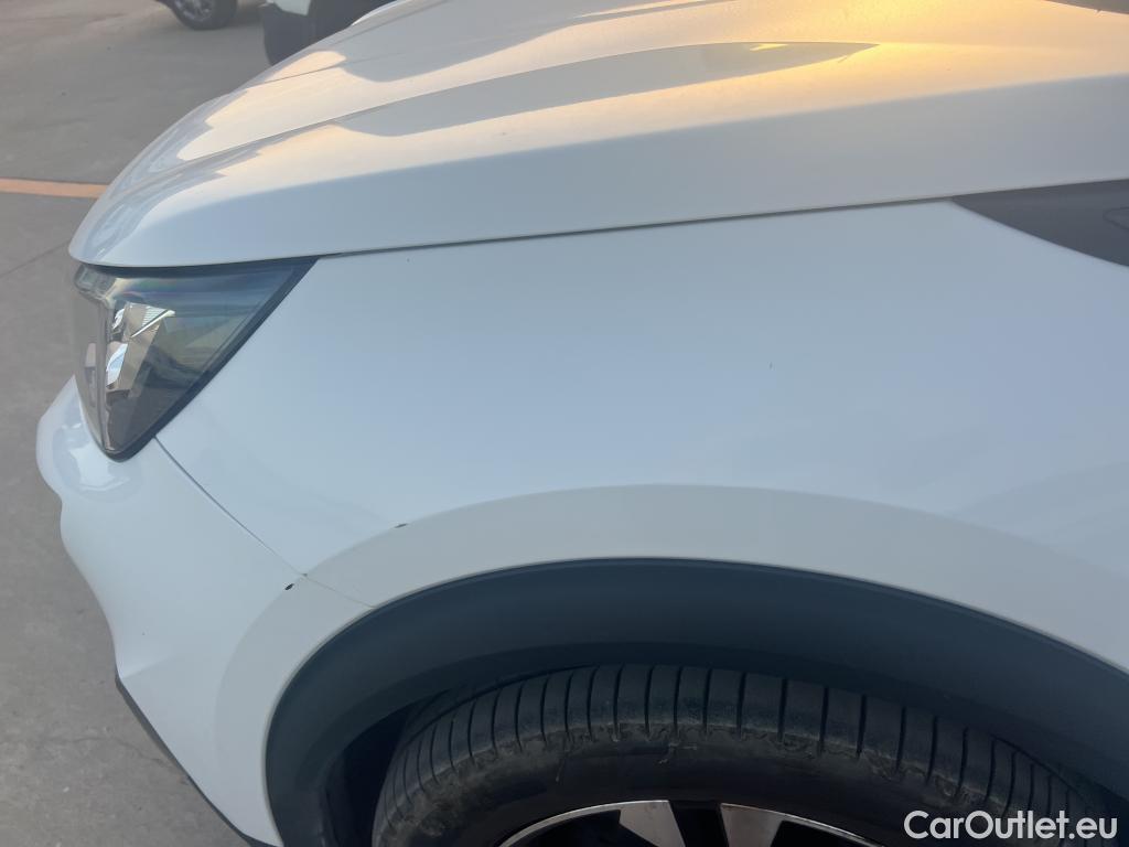  Peugeot  2008 PEUGEOT  / 2019 / 5P / todoterreno Allure Pack Puretech 130 S&S EAT8 (AC) #22