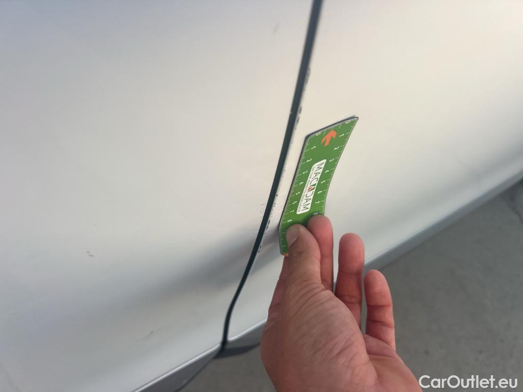 Peugeot  2008 PEUGEOT  / 2019 / 5P / todoterreno Allure Pack Puretech 130 S&S EAT8 (AC) #14
