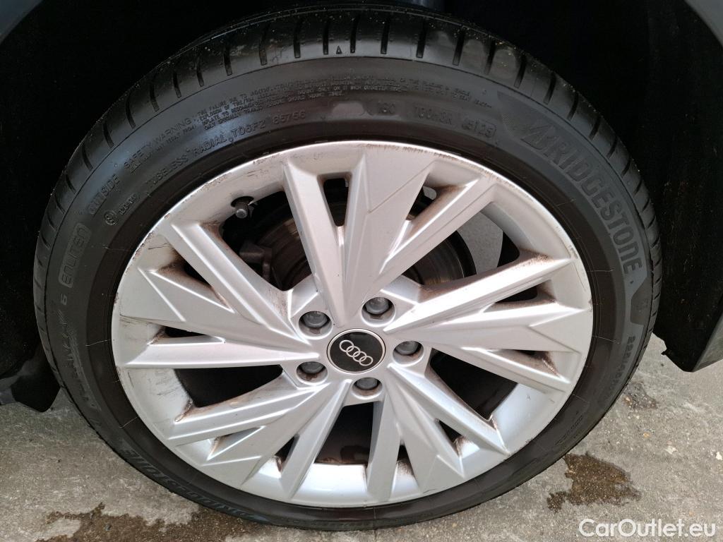  Audi  A3 AUDI  Sportback / 2020 / 5P / Berline 35 TFSI 150 MHEV S Tronic Design Luxe #9