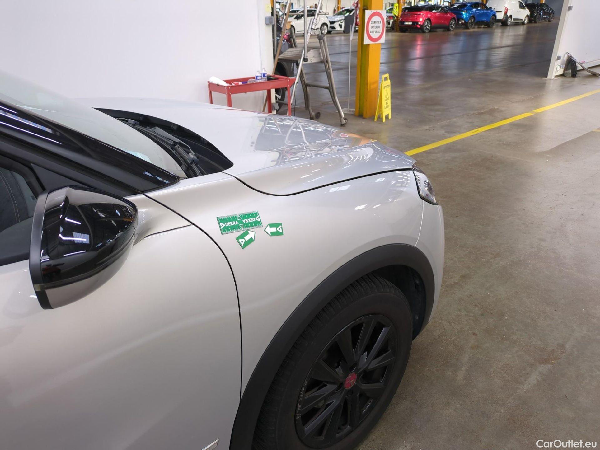  Citroen  DS3 DS DS 3 Crossback / 2018 / 5P / SUV 1.2 PURETECH 100 MANUEL PERFORMANCE LINE #33