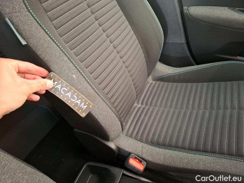  Peugeot  208 PEUGEOT  / 2019 / 5P / Berline PureTech 75 S&S Style(SP) #8
