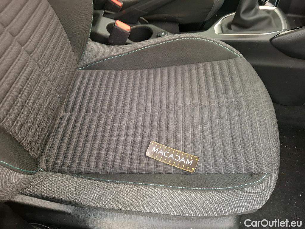  Peugeot  208 PEUGEOT  / 2019 / 5P / Berline PureTech 75 S&S Style(SP) #6