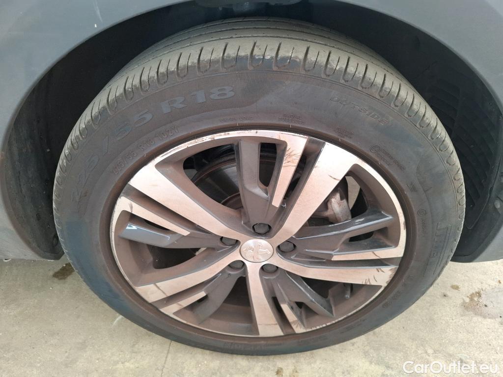  Peugeot  3008  GT 1.2 PureTech 130CV BVA8 E6d #37