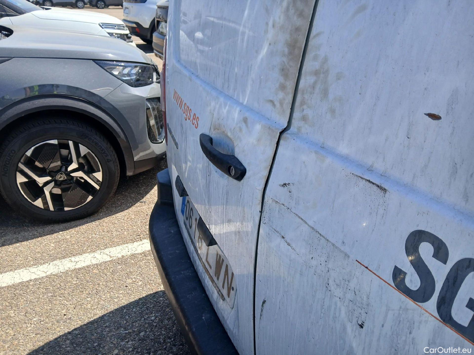  Citroen  Berlingo CITROEN  / 2018 / 3P / furgón derivado de turismo Talla M BlueHDi 100 CONTROL #19