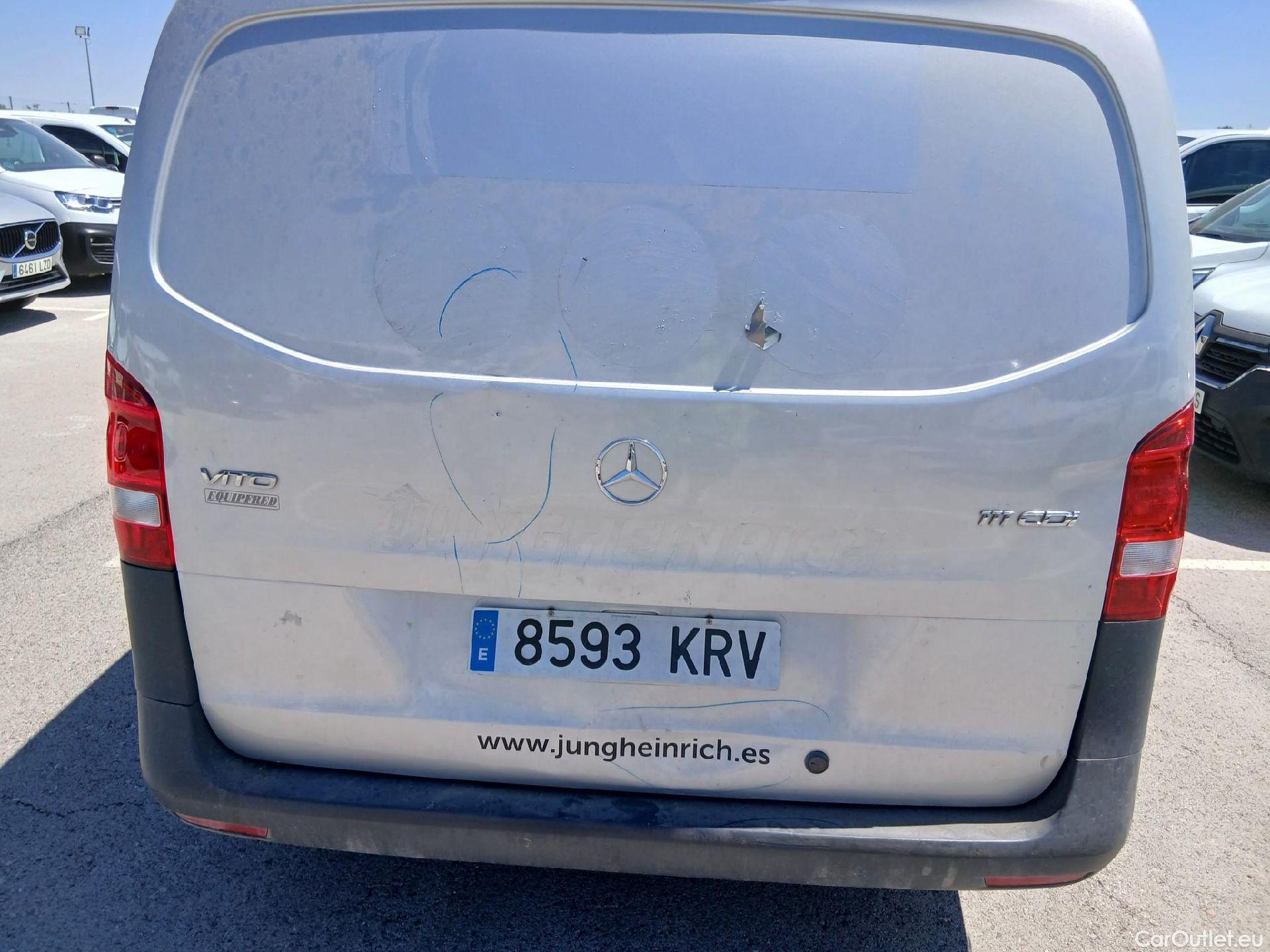  Mercedes  Vito MERCEDES-BENZ  / 2014 / 4P / furgón 111 CDI Larga #26